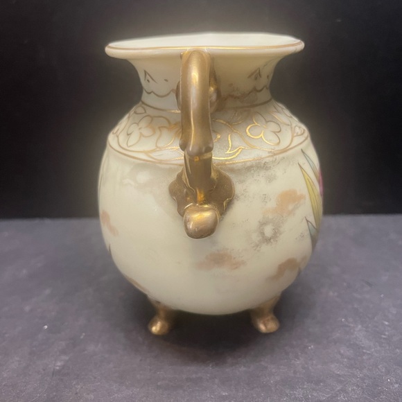 Antique Victoria Carlsbad Austria Handpainted Porcelain Handled Vase - Picture 5 of 10